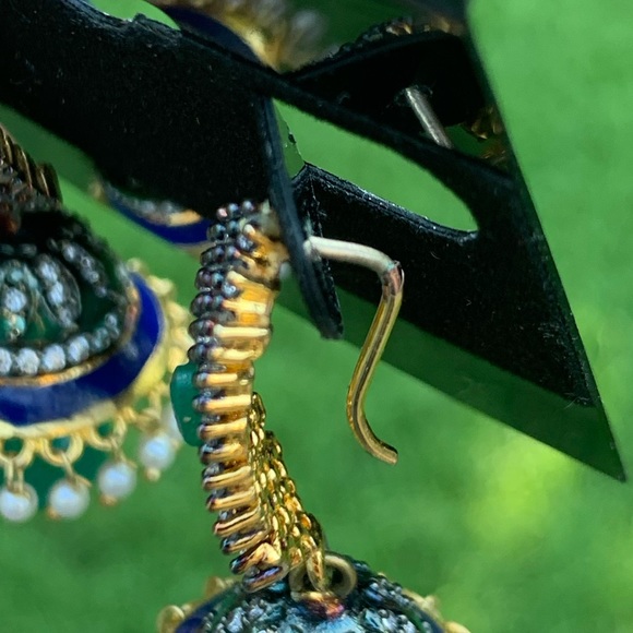 Bell Shape Rhinestone & Pearl Fringe Shaker Earrings - Picture 10 of 12